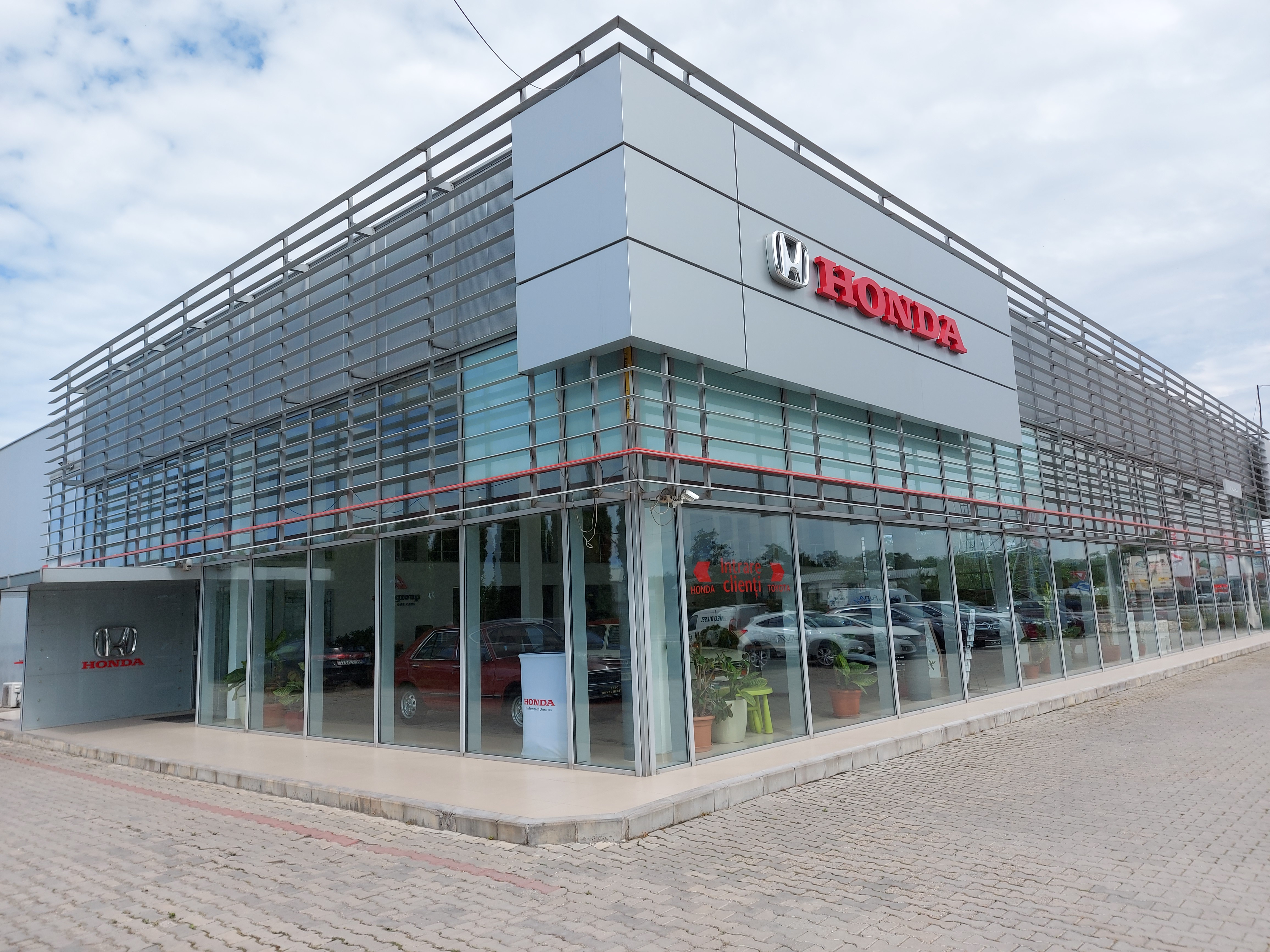 Honda Trading Romania exterior