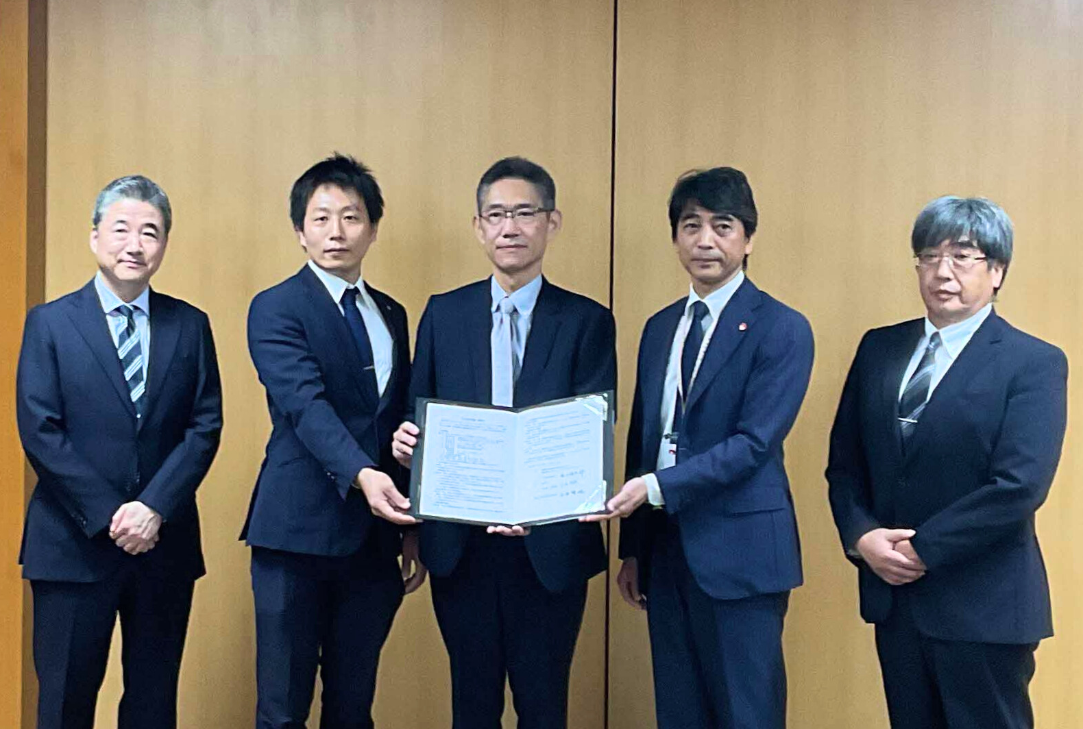 立地協定調印式